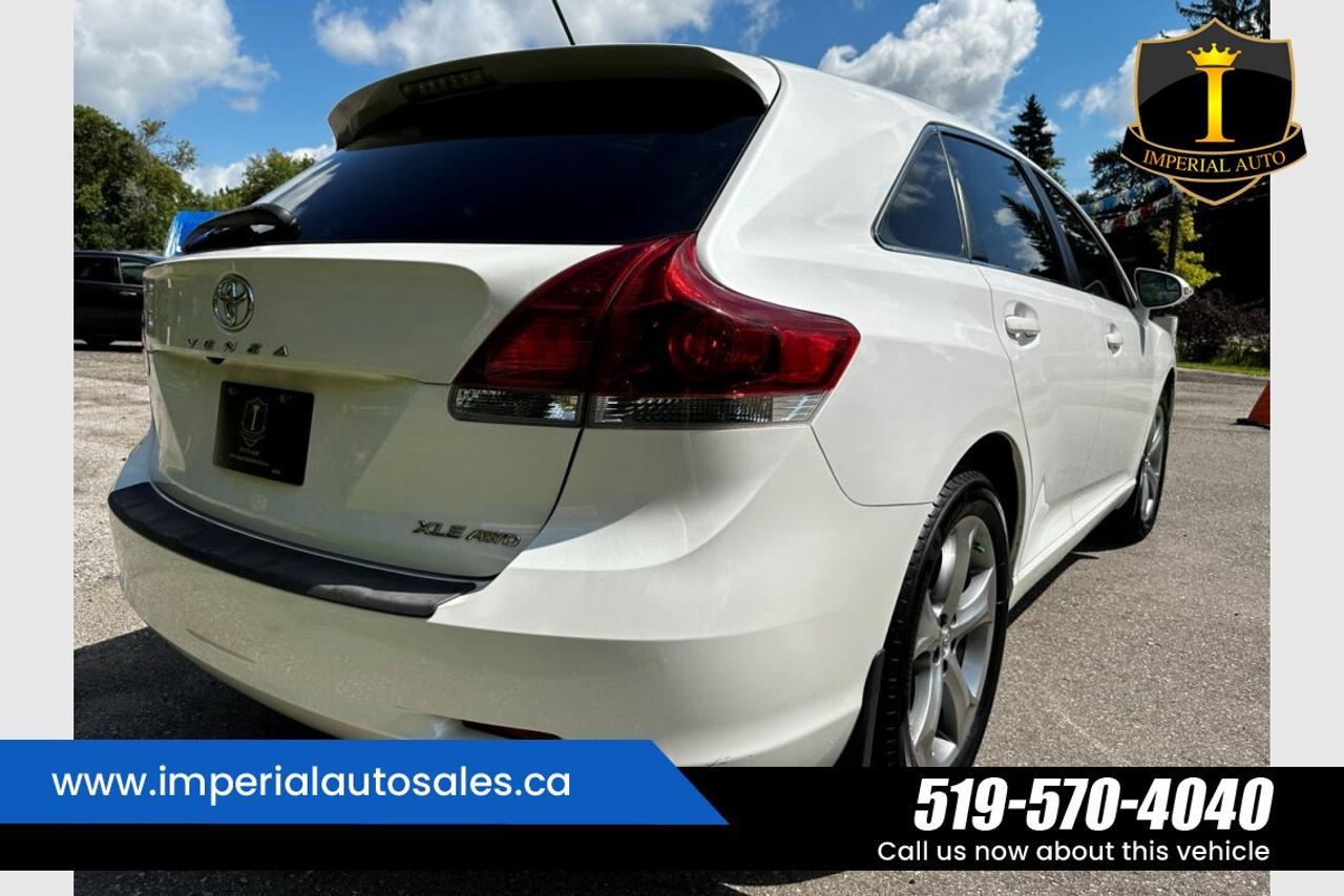 2016 Toyota Venza XLE Photo