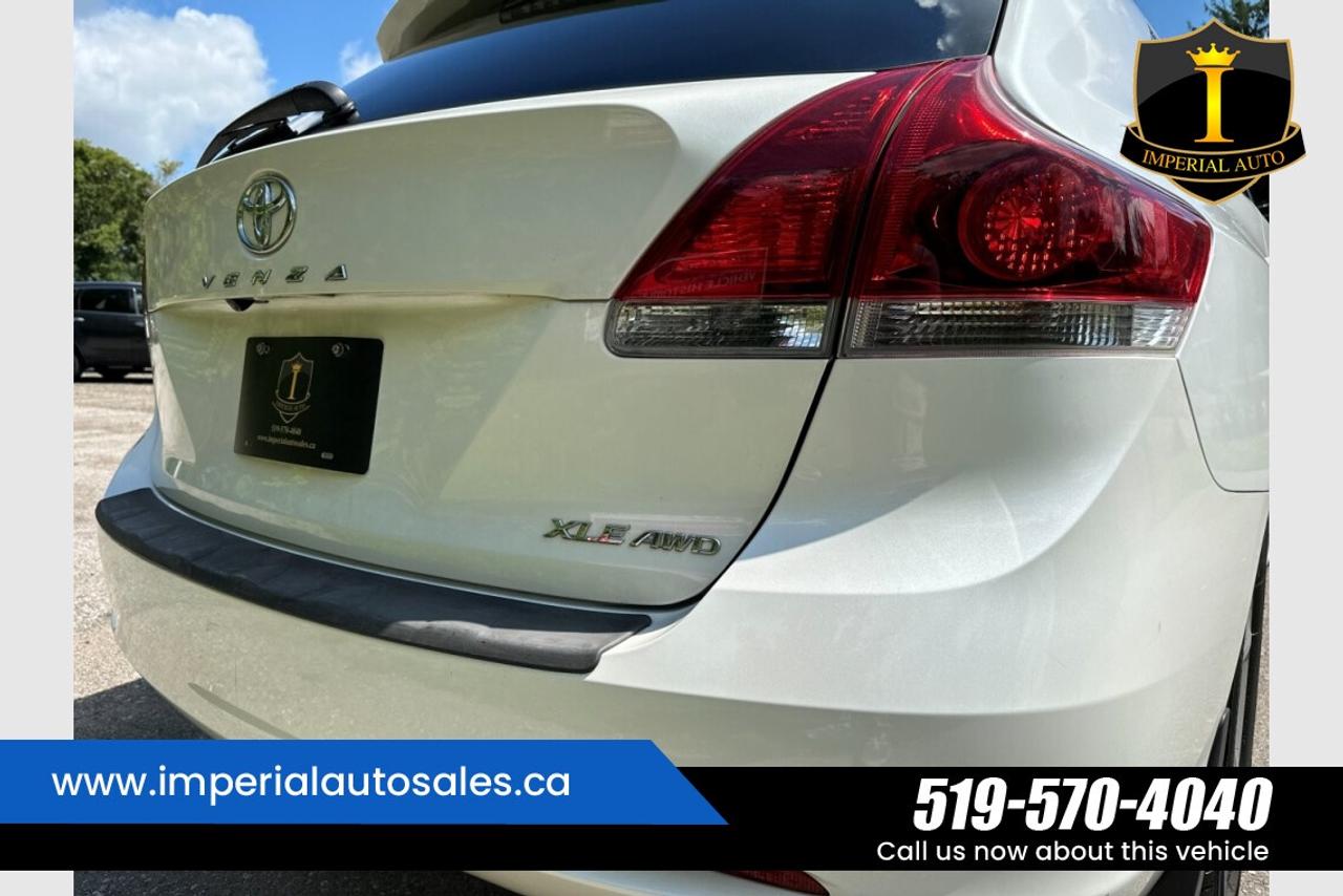 2016 Toyota Venza XLE Photo