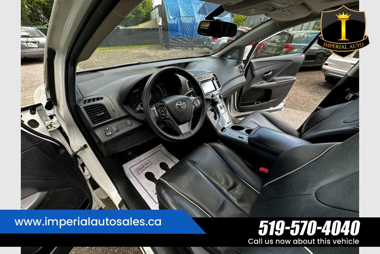 2016 Toyota Venza XLE Photo