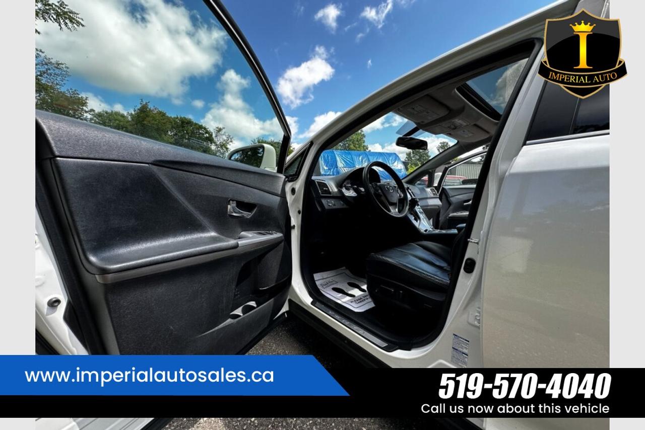 2016 Toyota Venza XLE Photo