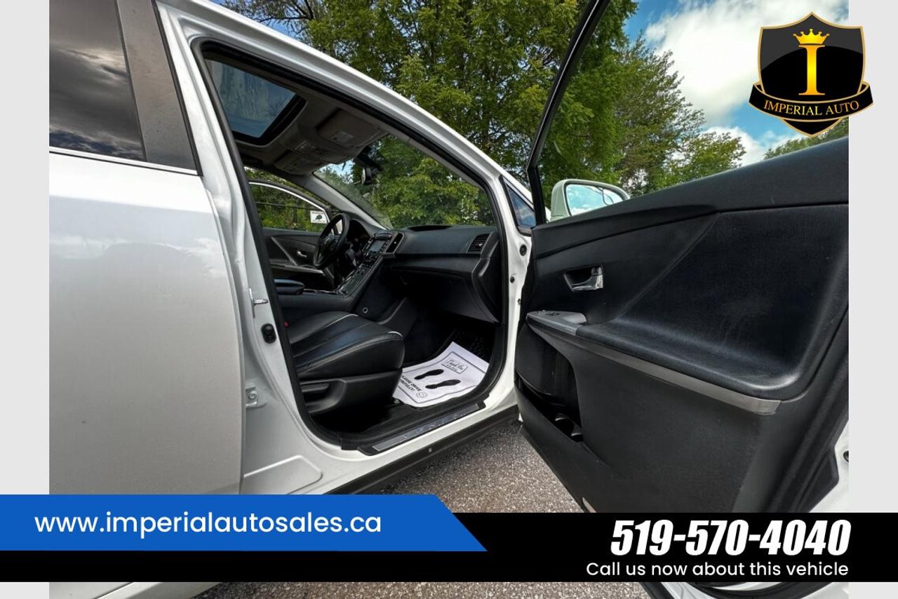 2016 Toyota Venza XLE Photo