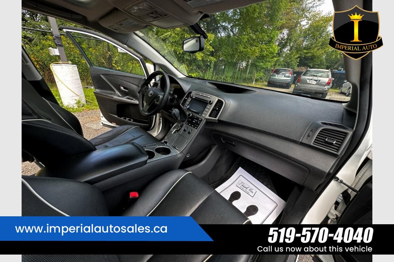 2016 Toyota Venza XLE Photo