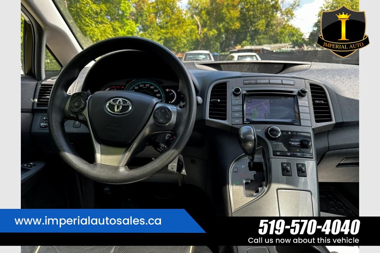 2016 Toyota Venza XLE Photo