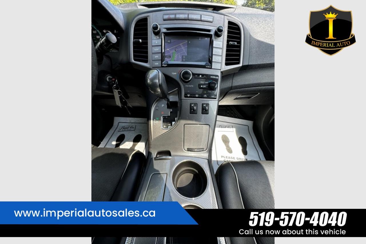 2016 Toyota Venza XLE Photo