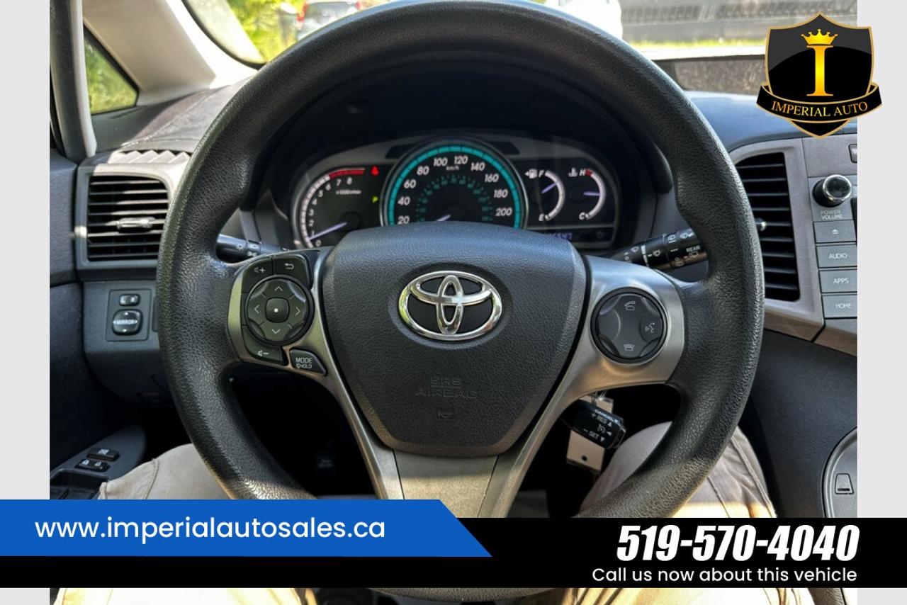 2016 Toyota Venza XLE Photo