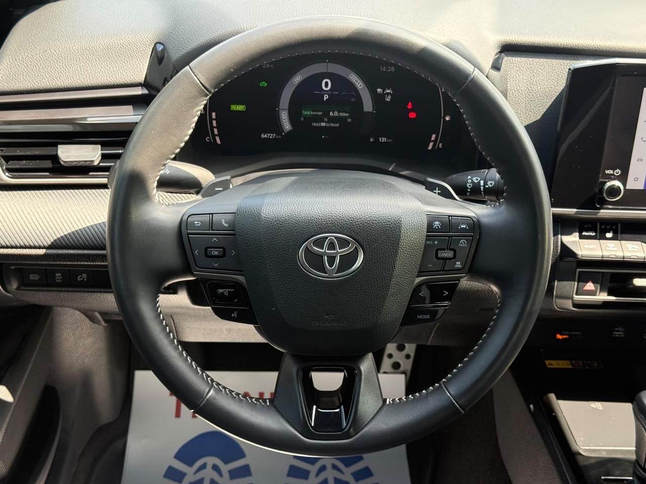 2025 Toyota Camry HYBRID SE Photo