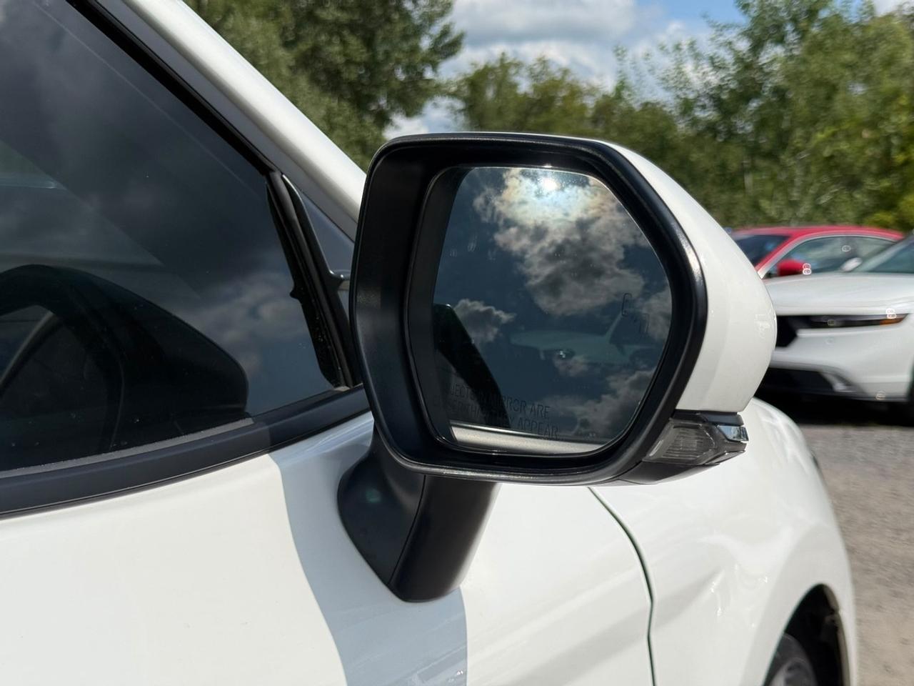 2025 Toyota Camry HYBRID SE Photo