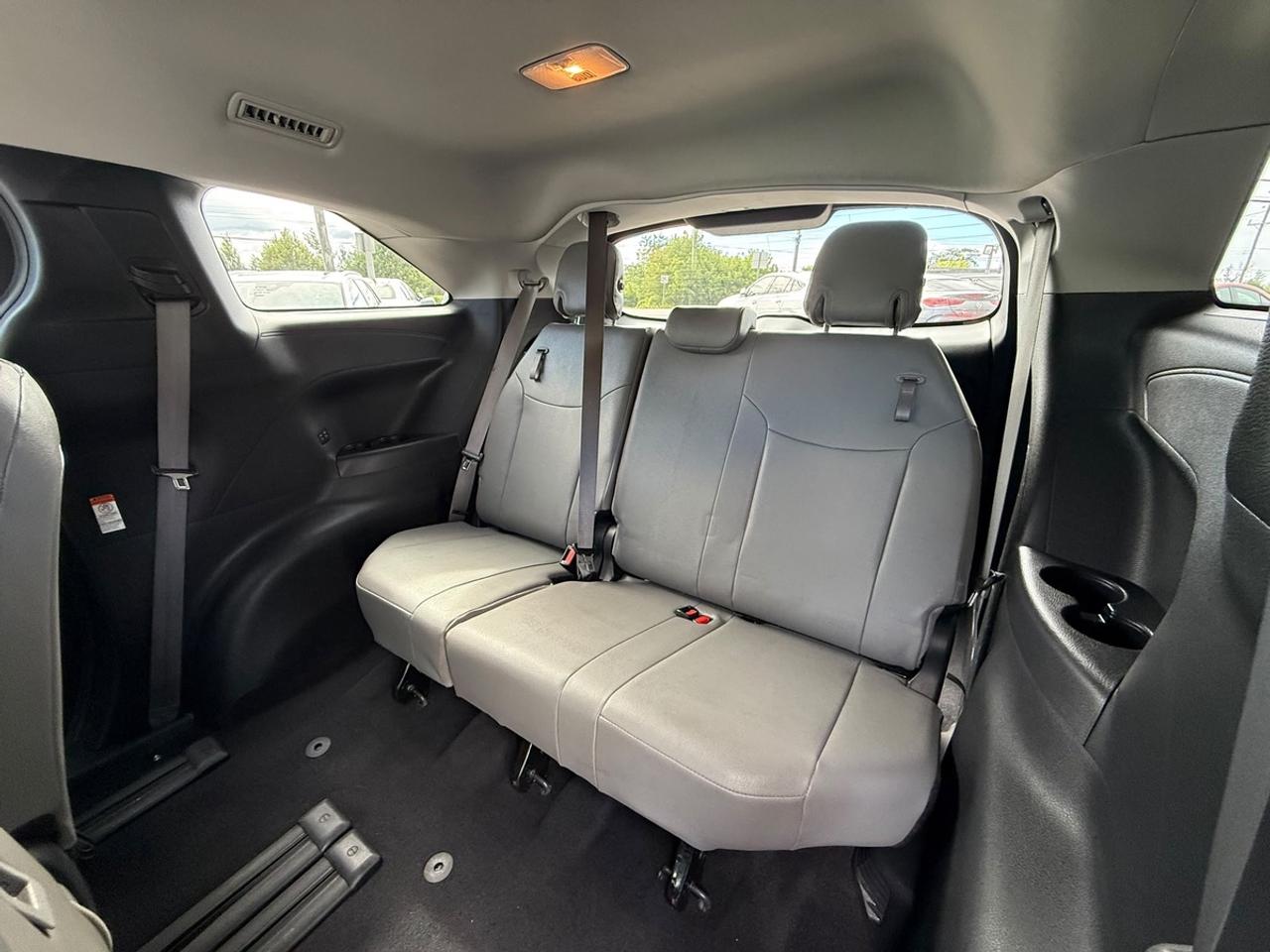 2025 Toyota Sienna XLE Photo
