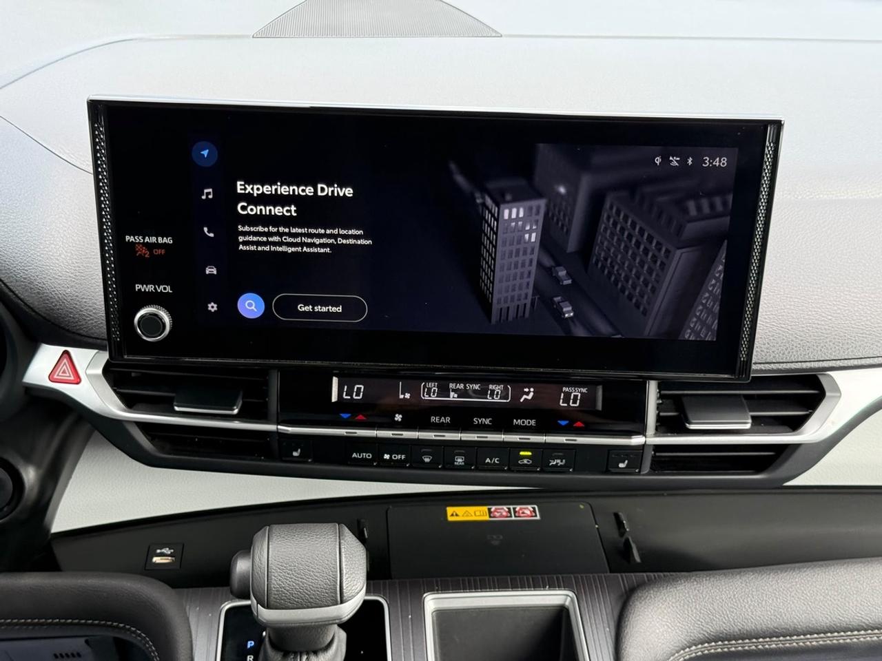 2025 Toyota Sienna XLE Photo