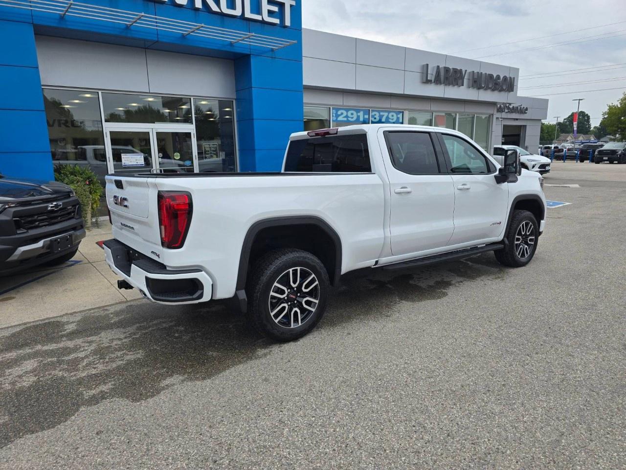 2026 GMC Sierra 1500 Crew Cab Standard Box 4-Wheel Drive AT4 Photo