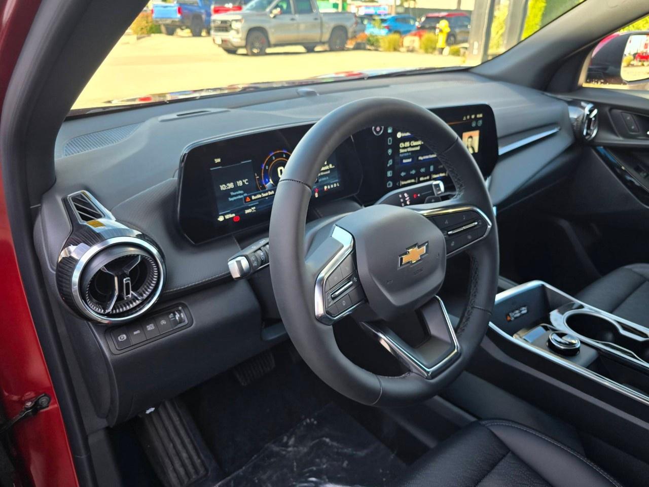 2027 Chevrolet Equinox AWD LT Photo3