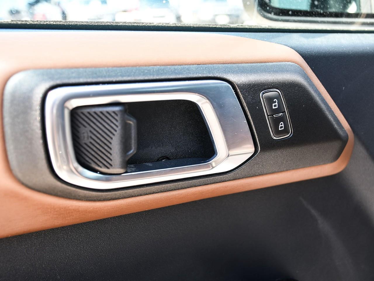2024 Ford Bronco Outer Banks NAV | HTD SEATS | HTD STEERING | ADAPTIVE CRUISE Photo
