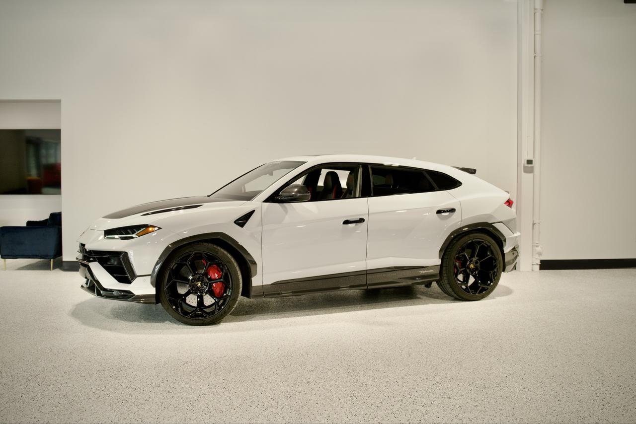 Used 2024 Lamborghini Urus Performante for sale in London, ON