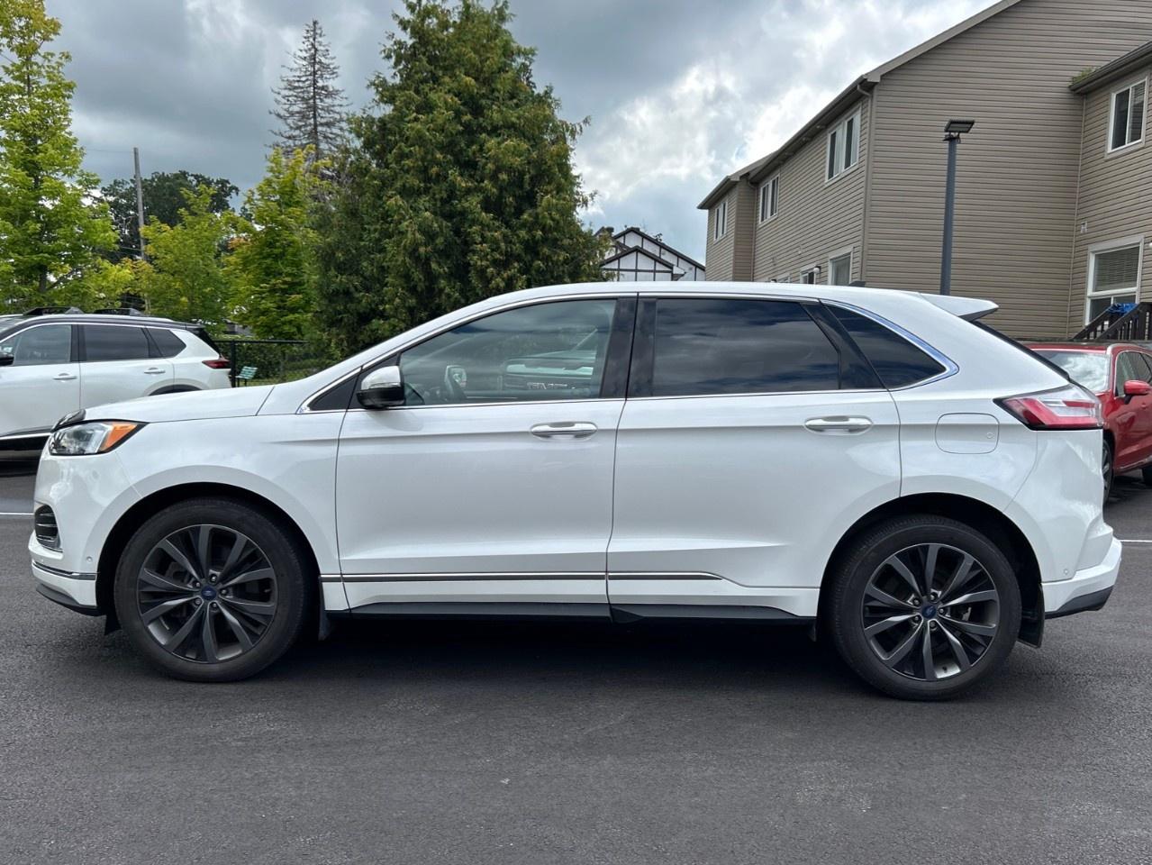 2023 Ford Edge Titanium AWD Photo1