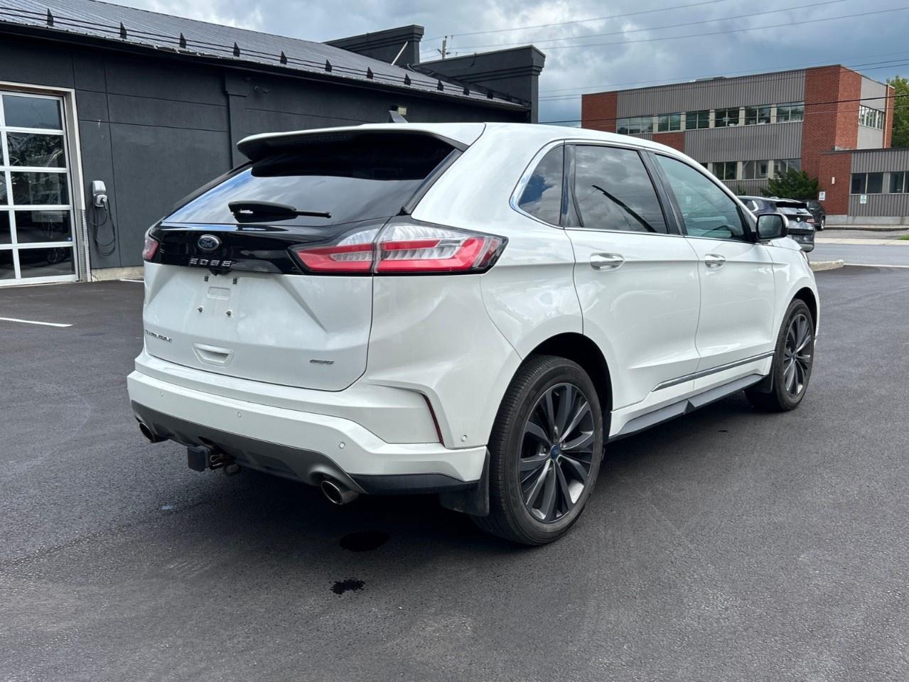 2023 Ford Edge Titanium AWD Photo
