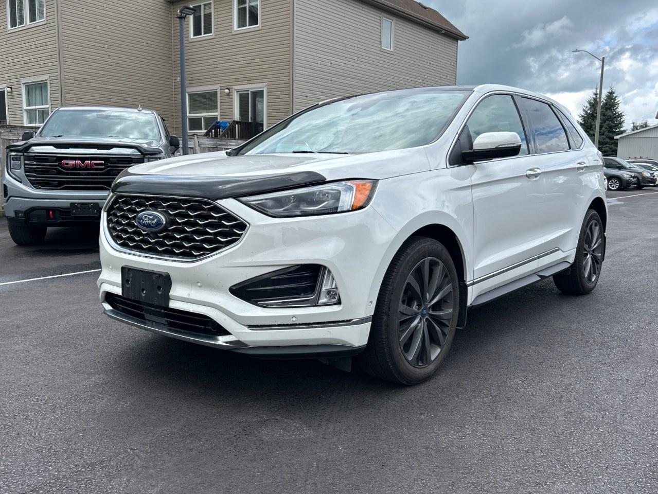 2023 Ford Edge Titanium AWD Photo0