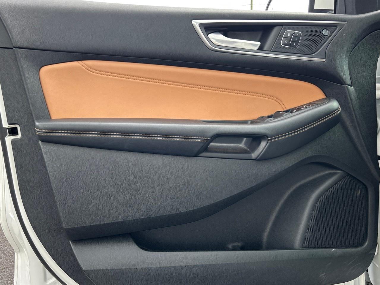 2023 Ford Edge Titanium AWD Photo