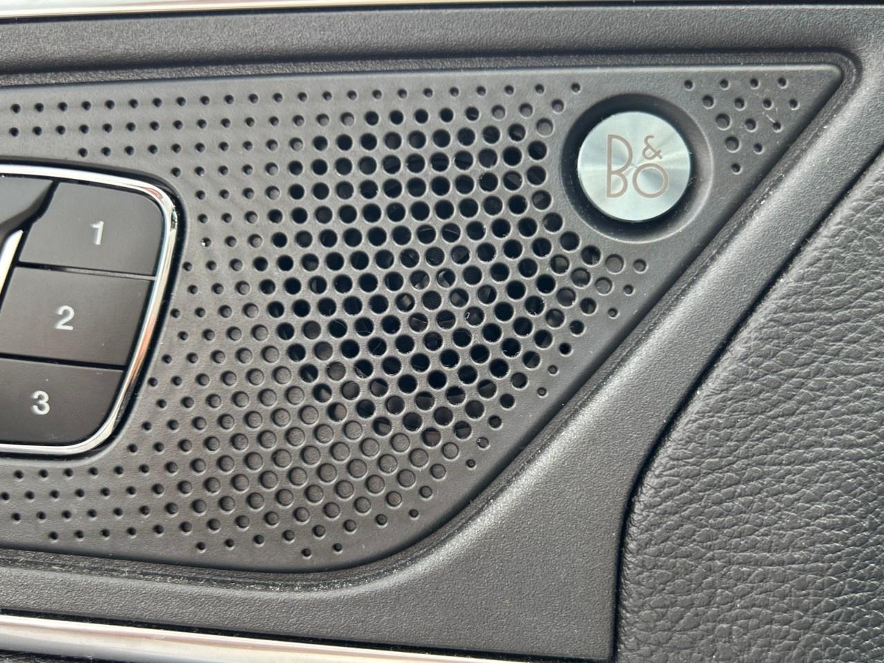 2023 Ford Edge Titanium AWD Photo