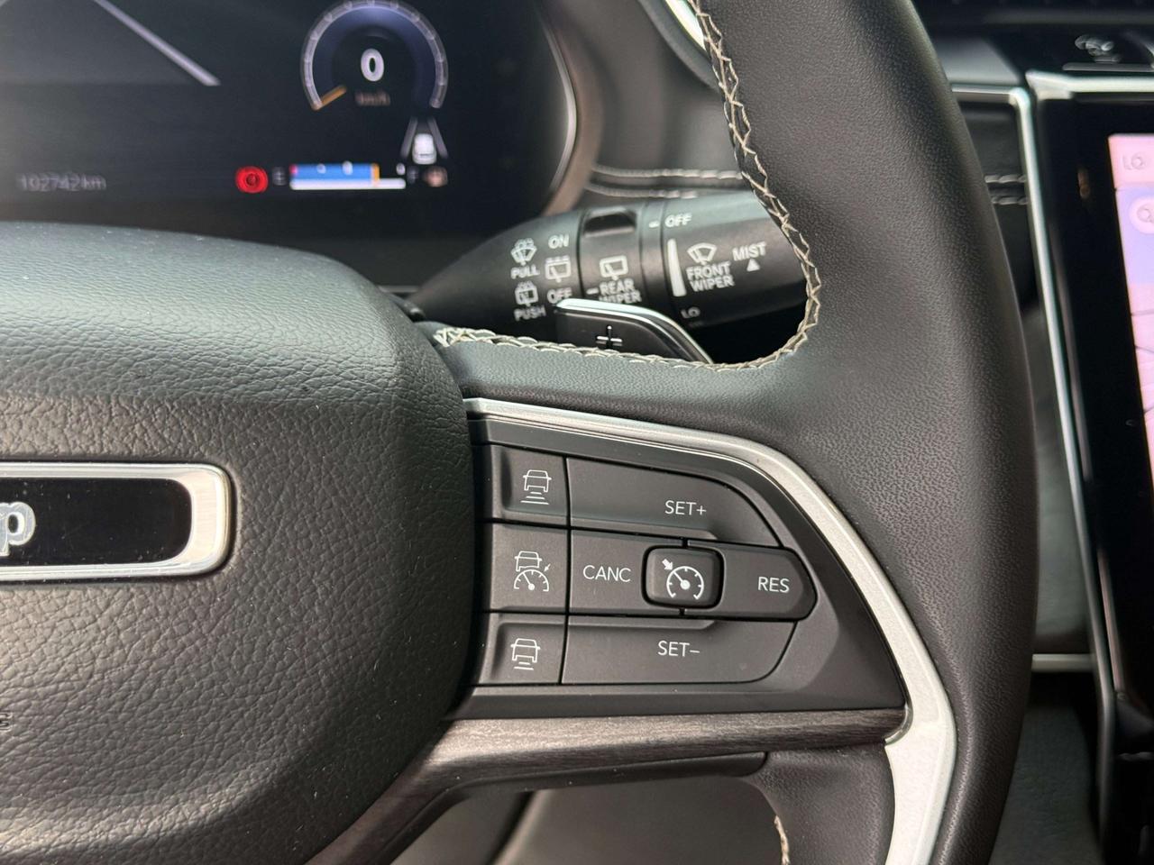 2023 Jeep Grand Cherokee LIMITED   4X4   NO ACCIDENT Photo