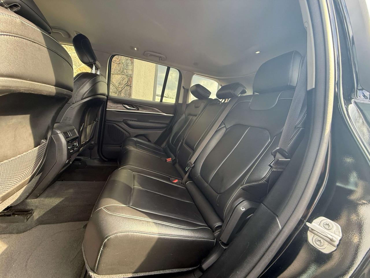 2023 Jeep Grand Cherokee LIMITED   4X4   NO ACCIDENT Photo