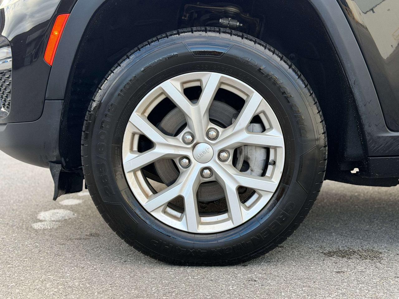 2023 Jeep Grand Cherokee LIMITED   4X4   NO ACCIDENT Photo