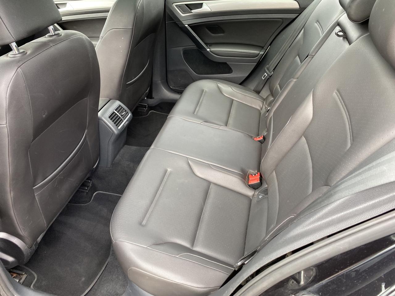 2016 Volkswagen Golf SportWagen S Photo