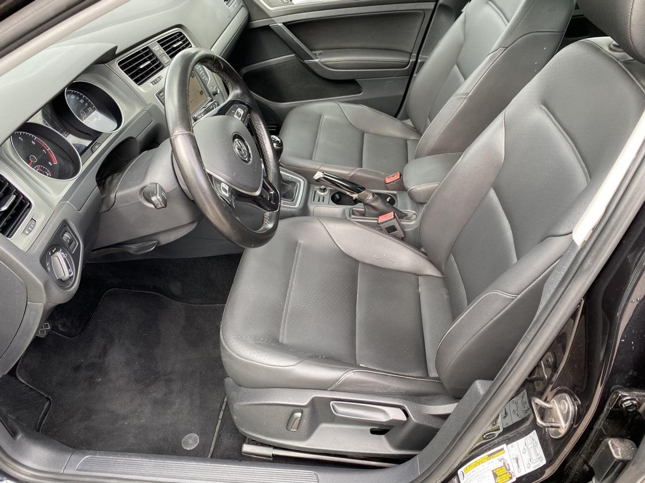 2016 Volkswagen Golf SportWagen S Photo