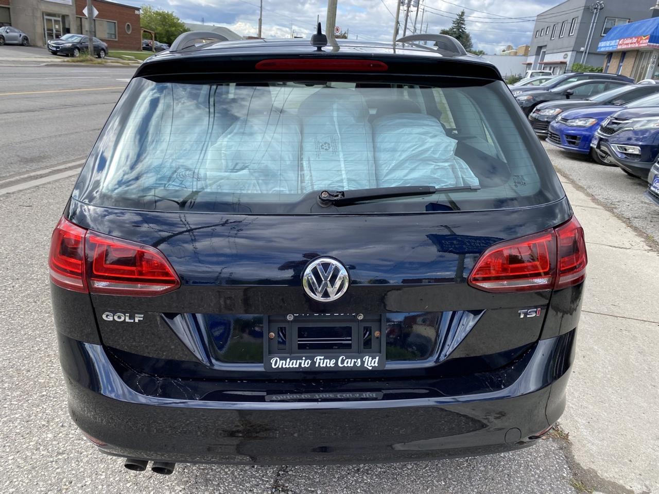 2016 Volkswagen Golf SportWagen S Photo
