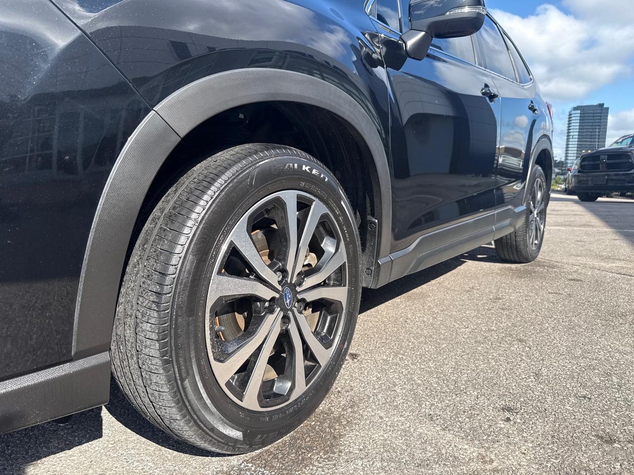 2024 Subaru Forester Limited 4dr All-Wheel Drive Photo3