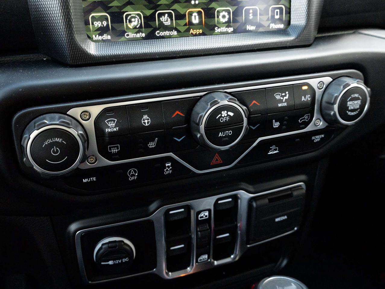 2023 Jeep Wrangler Nav   Cruise   Trac Control   Auto Dim Photo