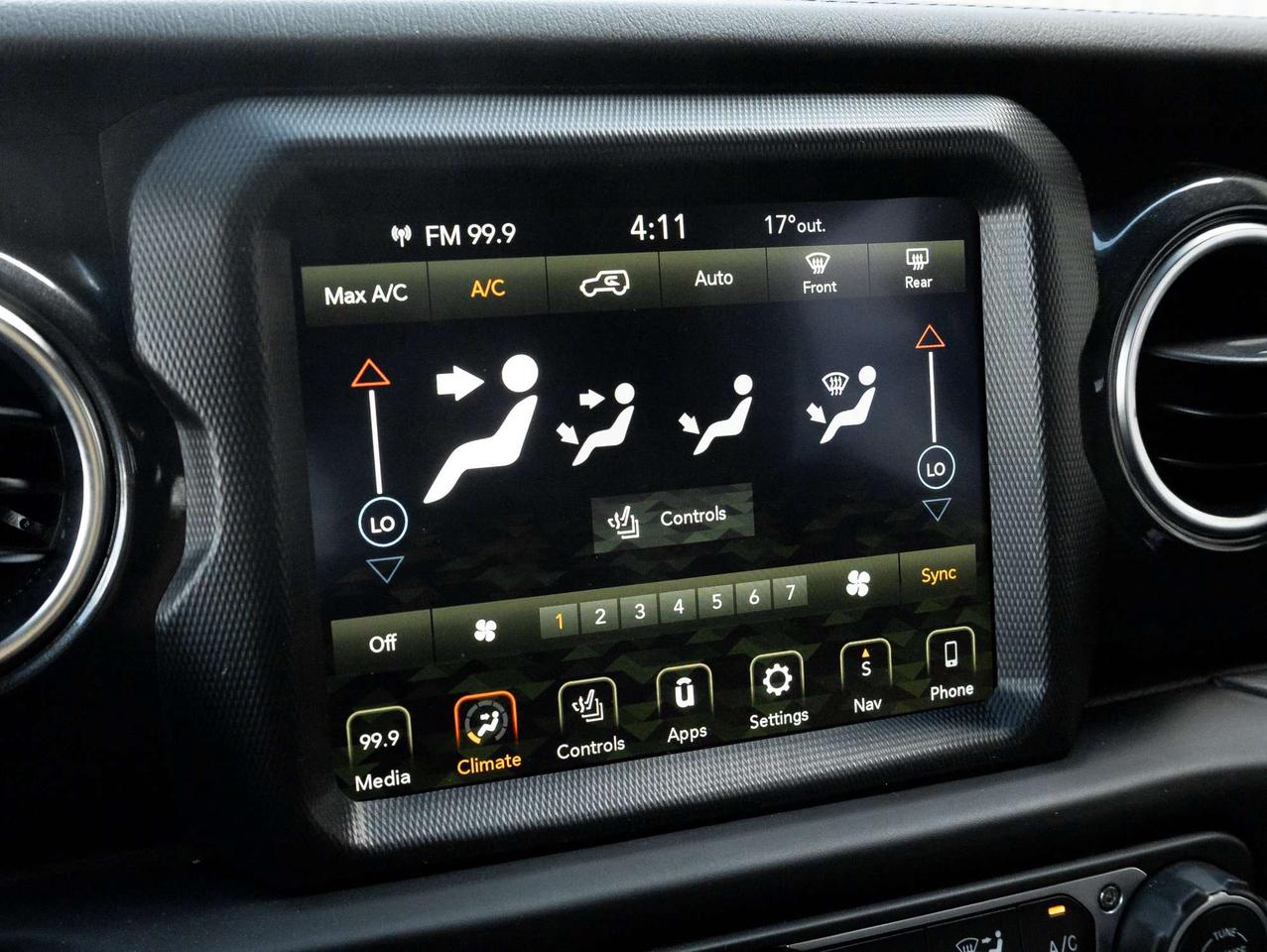 2023 Jeep Wrangler Nav   Cruise   Trac Control   Auto Dim Photo