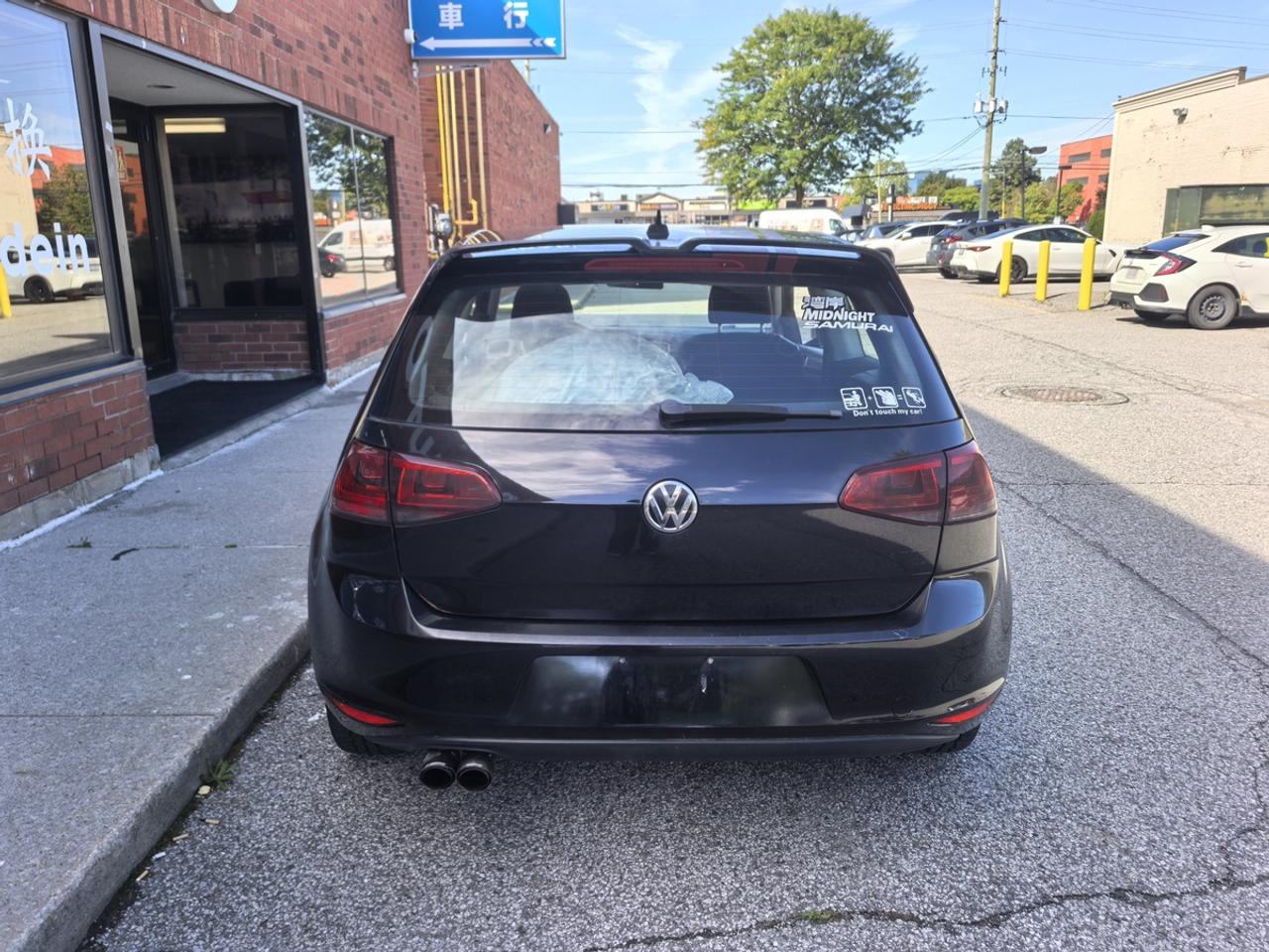 2016 Volkswagen Golf S Photo