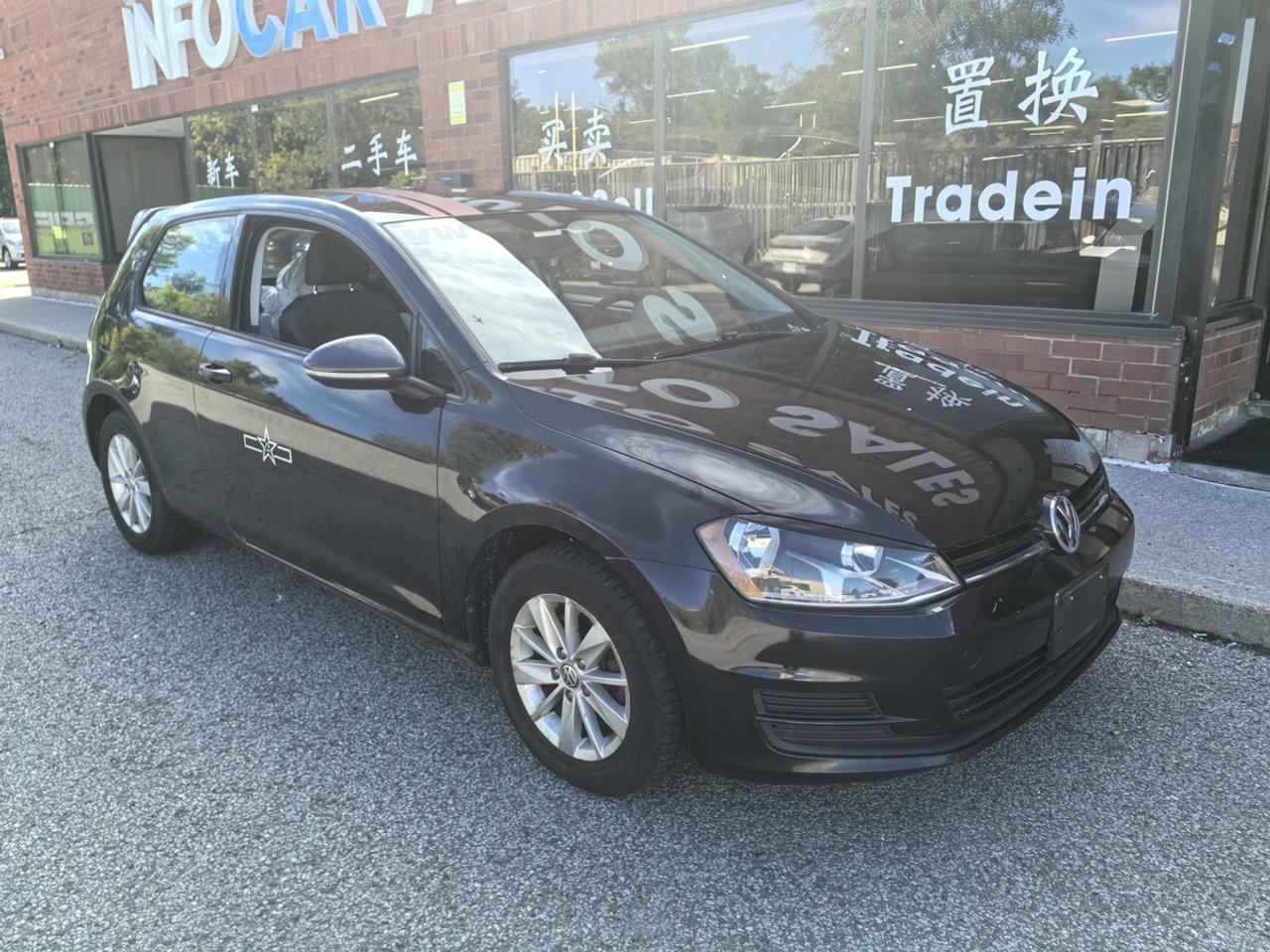 2016 Volkswagen Golf S Photo