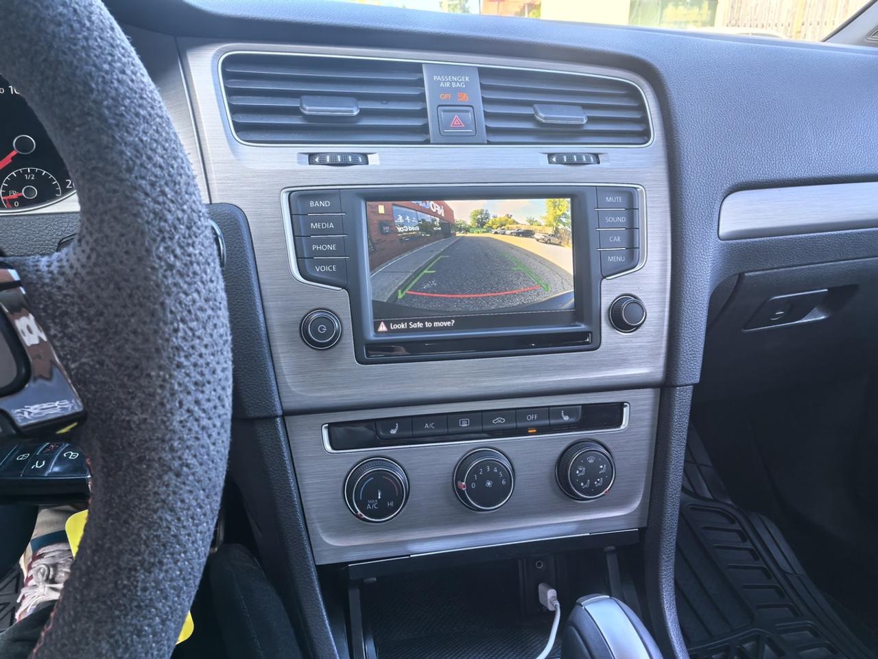 2016 Volkswagen Golf S Photo