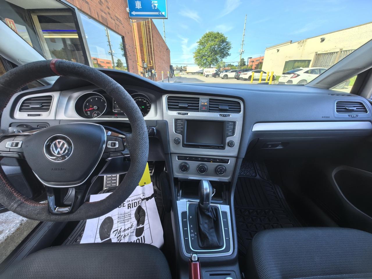2016 Volkswagen Golf S Photo