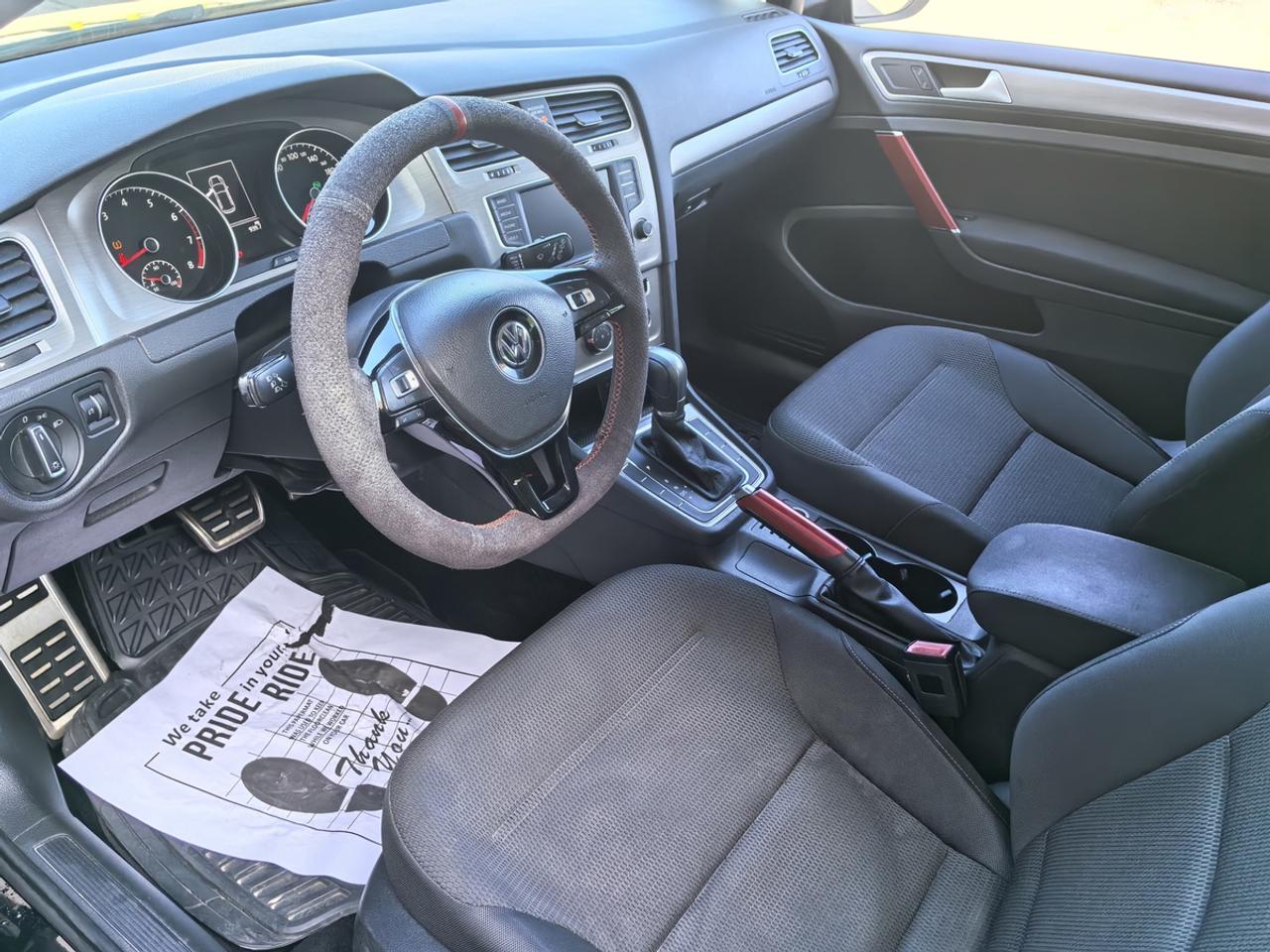 2016 Volkswagen Golf S Photo