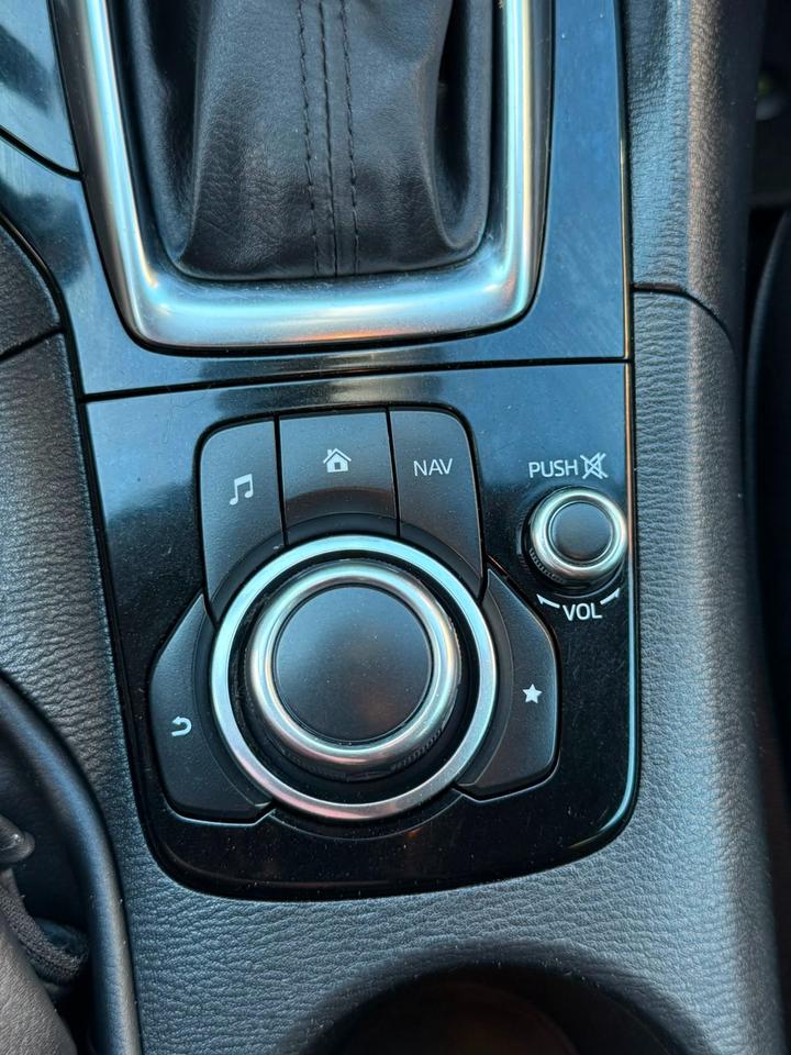 2016 Mazda MAZDA3 GX Photo