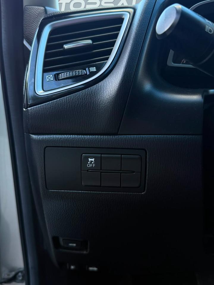 2016 Mazda MAZDA3 GX Photo
