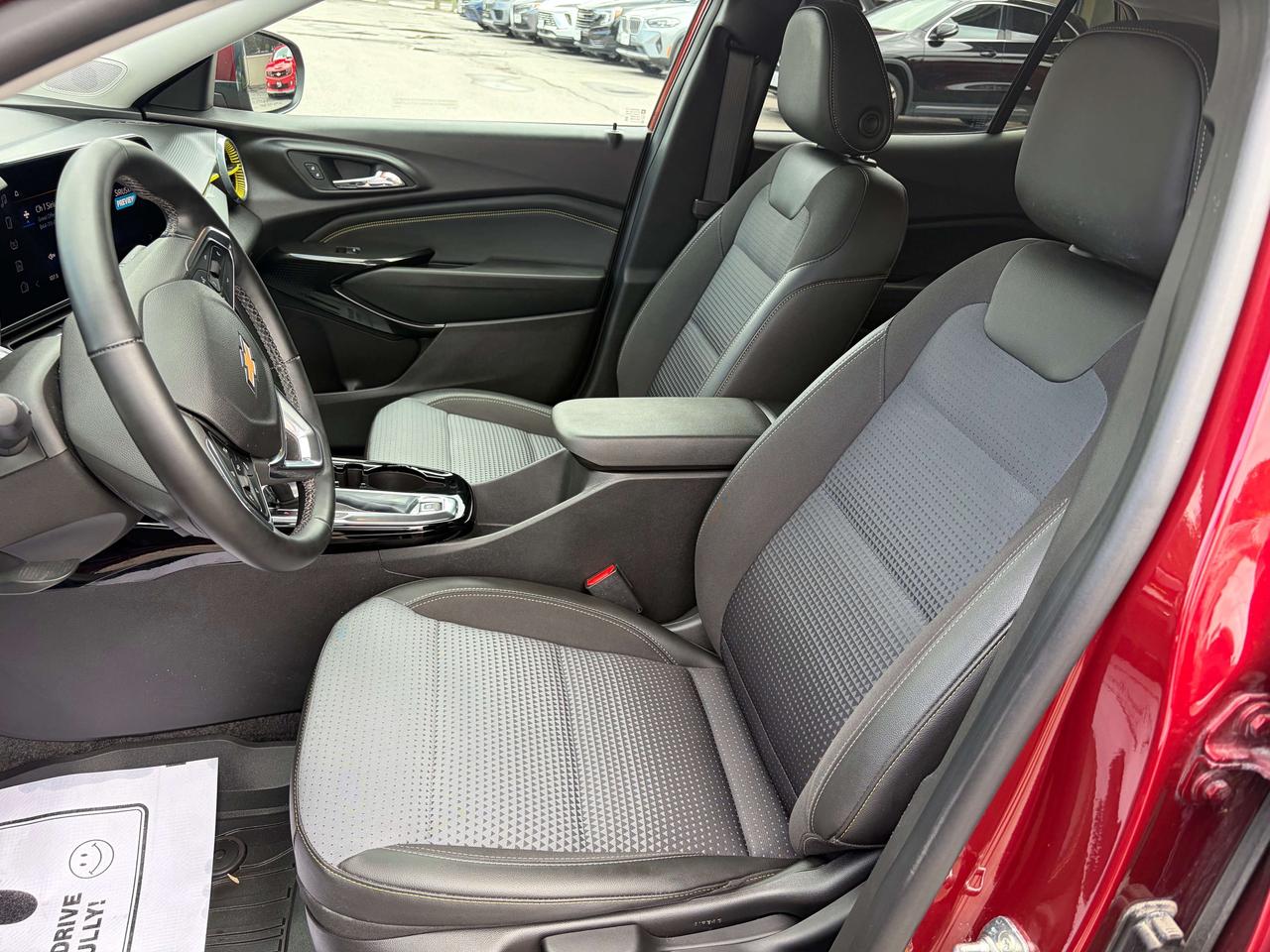 2024 Chevrolet Trax LT/HEATED SEATS/BACK UP CAM/CALL PICTON Photo