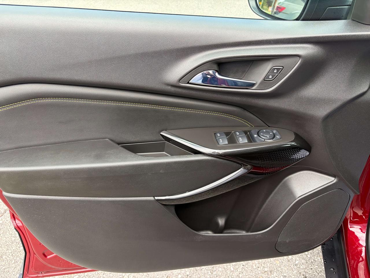 2024 Chevrolet Trax LT/HEATED SEATS/BACK UP CAM/CALL PICTON Photo