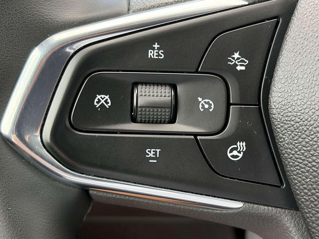 2024 Chevrolet Trax LT/HEATED SEATS/BACK UP CAM/CALL PICTON Photo