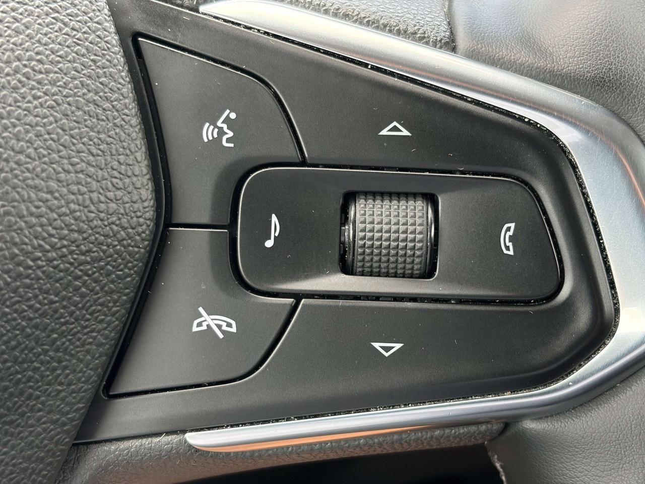 2024 Chevrolet Trax LT/HEATED SEATS/BACK UP CAM/CALL PICTON Photo