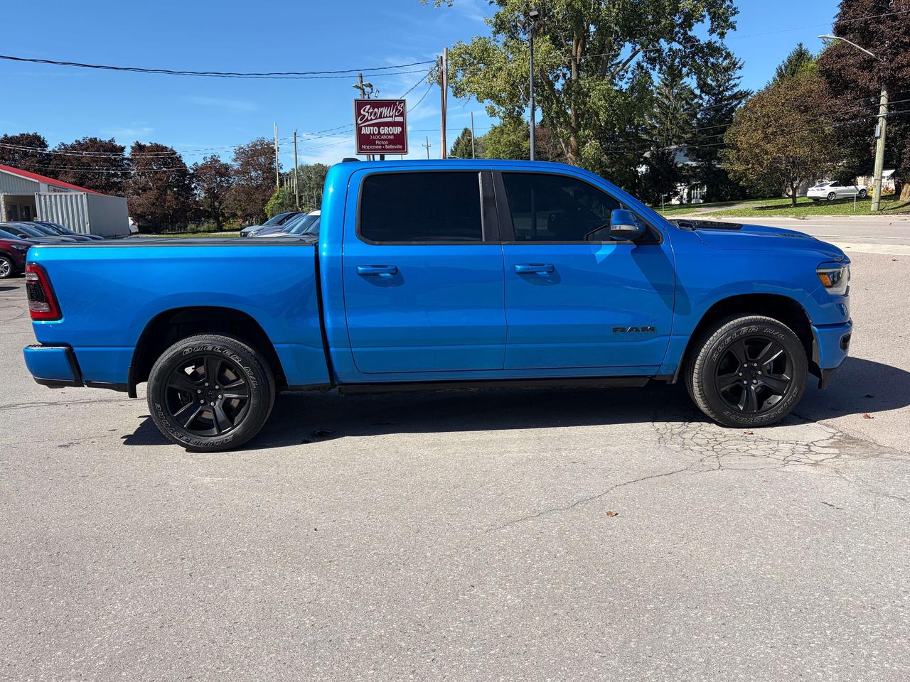 2022 RAM 1500 SPORT/LEATHER/HTD SEATS/BACK UP CAM/CALL NAPANEE Photo
