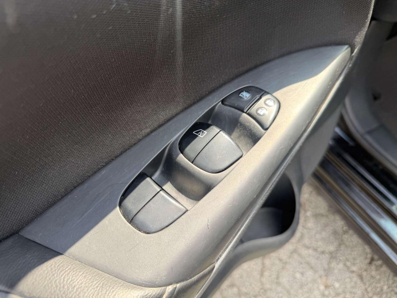 2017 Nissan Sentra S *CERTIFIED* Photo