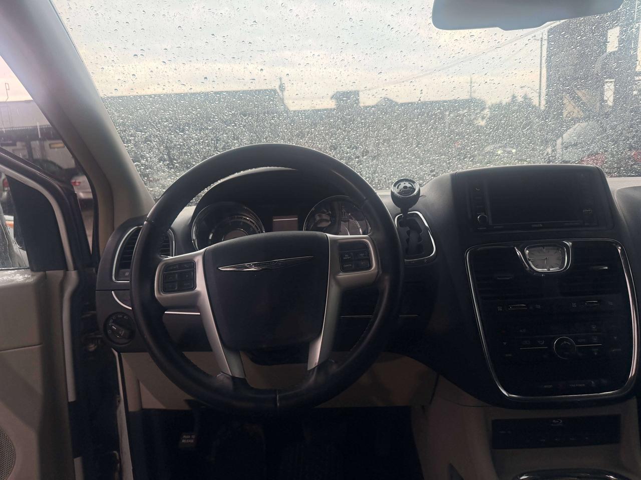 2016 Chrysler Town & Country *** 3 YEAR WARRANTY INCLUDED *** Photo