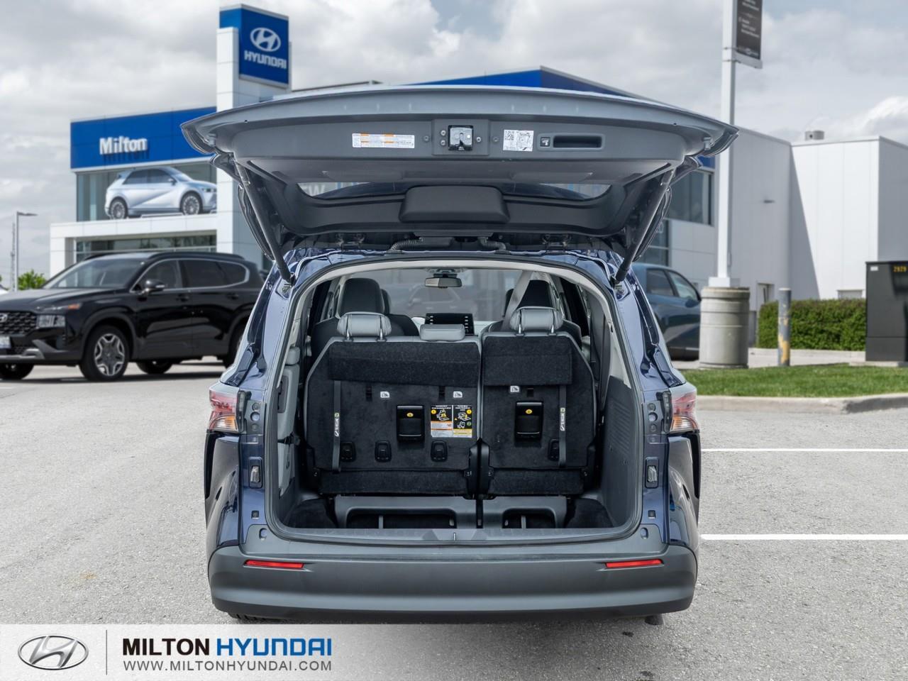 2023 Toyota Sienna XSE 7-Passenger 4dr Front-Wheel Drive Passenger Van Photo
