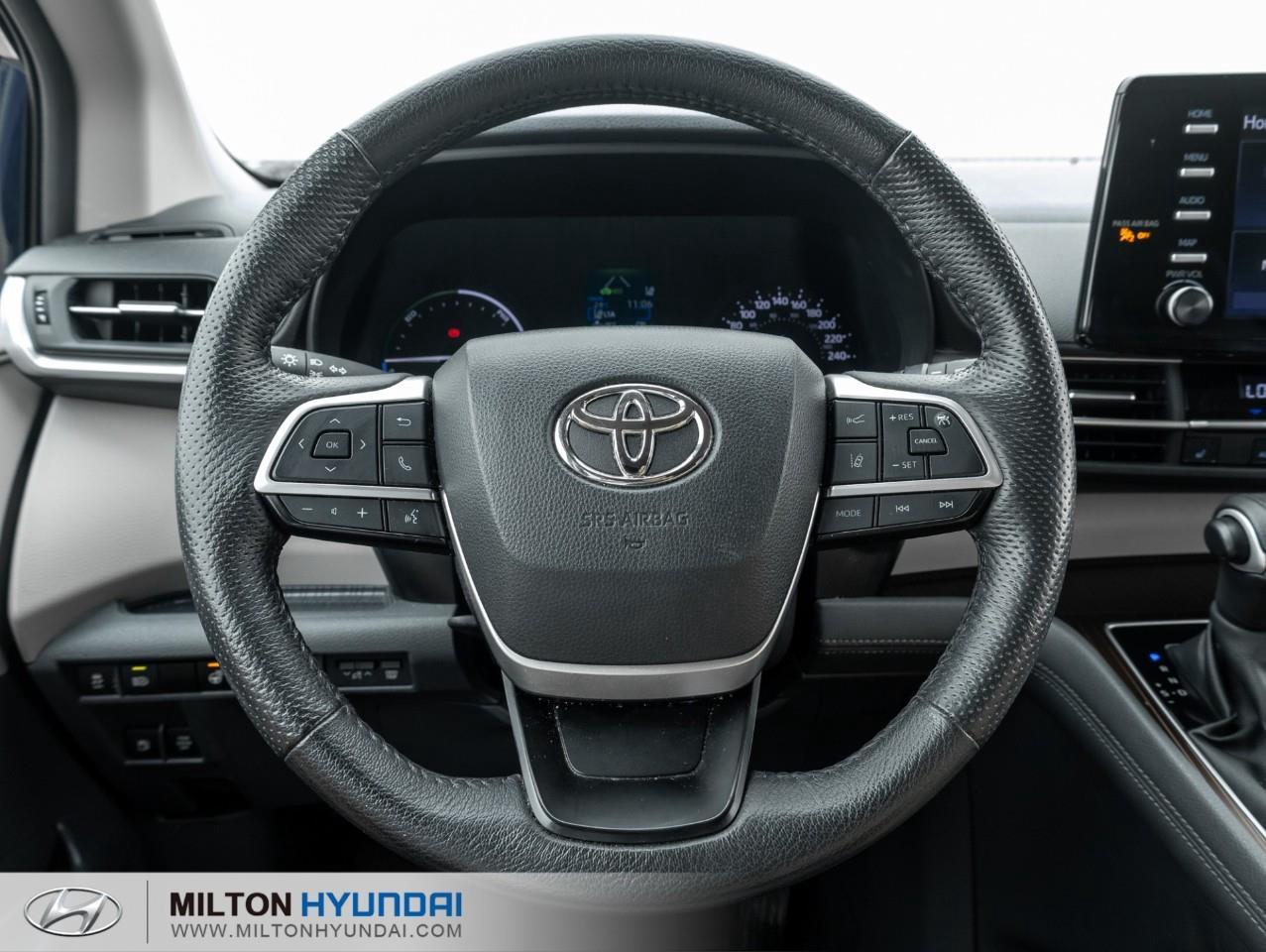 2023 Toyota Sienna XSE 7-Passenger 4dr Front-Wheel Drive Passenger Van Photo