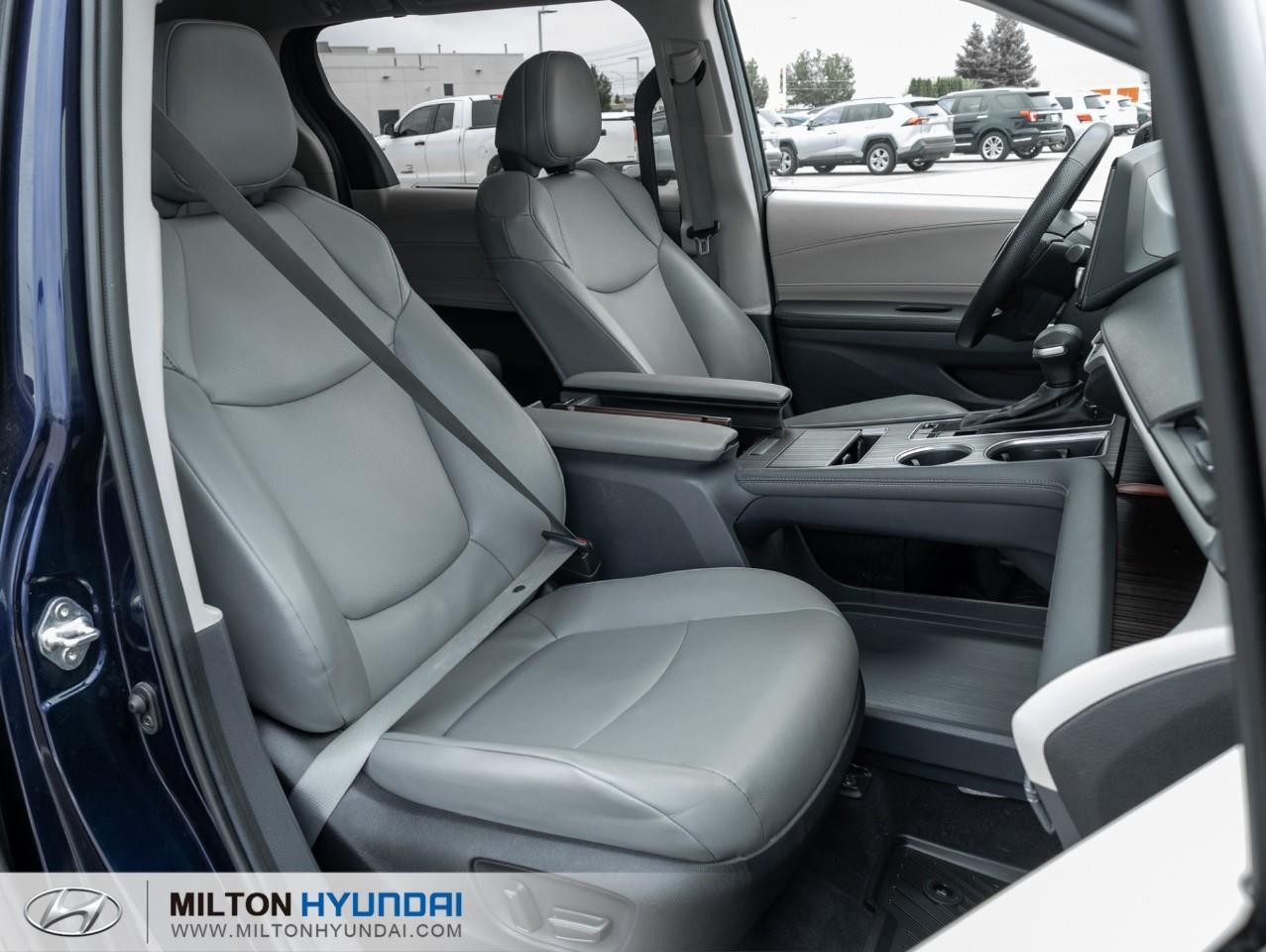 2023 Toyota Sienna XSE 7-Passenger 4dr Front-Wheel Drive Passenger Van Photo