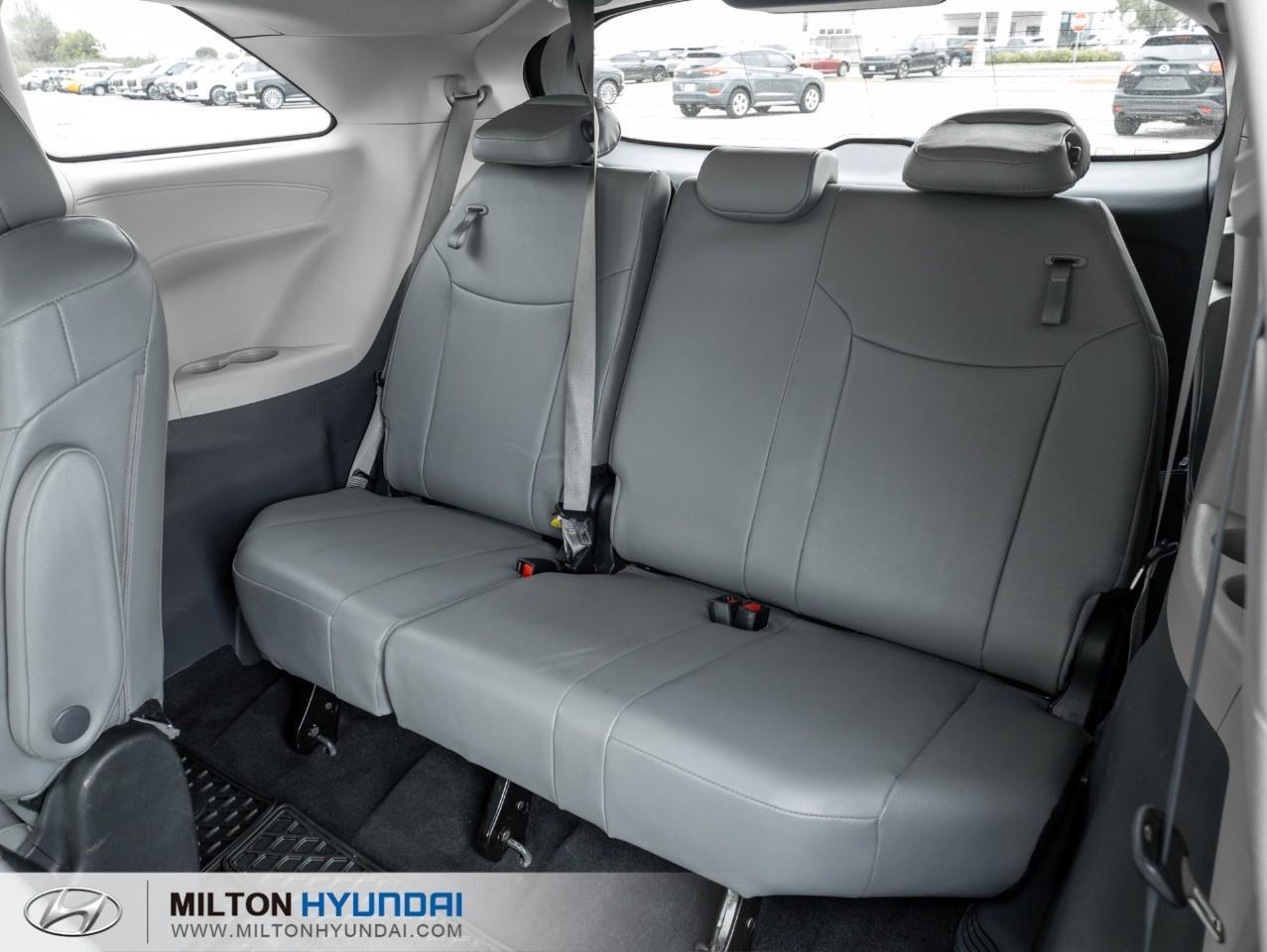 2023 Toyota Sienna XSE 7-Passenger 4dr Front-Wheel Drive Passenger Van Photo