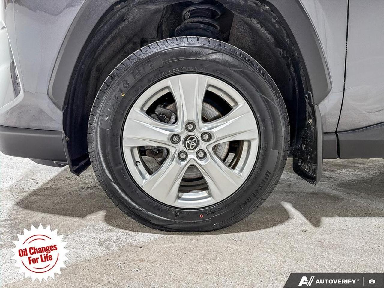 2021 Toyota RAV4 XLE AWD Photo